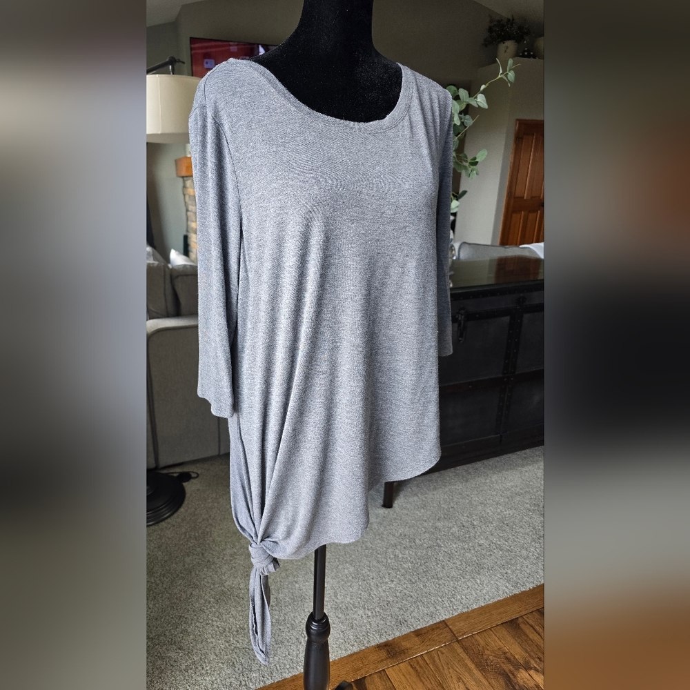 SOMA KNOTTED GREY TEE - MEDIUM Asymmetrical Gray Top